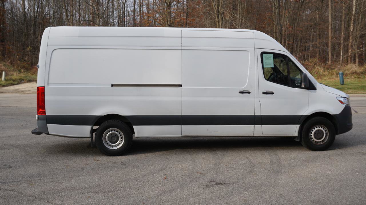 Used 2019 Freightliner Sprinter 170 RWD image 6