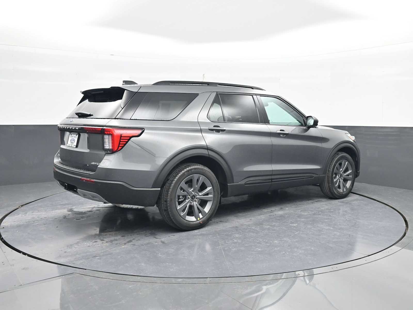 New 2026 Ford Explorer Active w/ Active Comfort Package AWD/4WD image 8