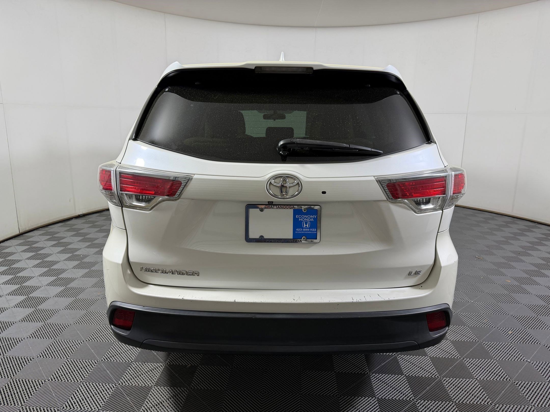 Used 2015 Toyota Highlander Plus FWD image 8