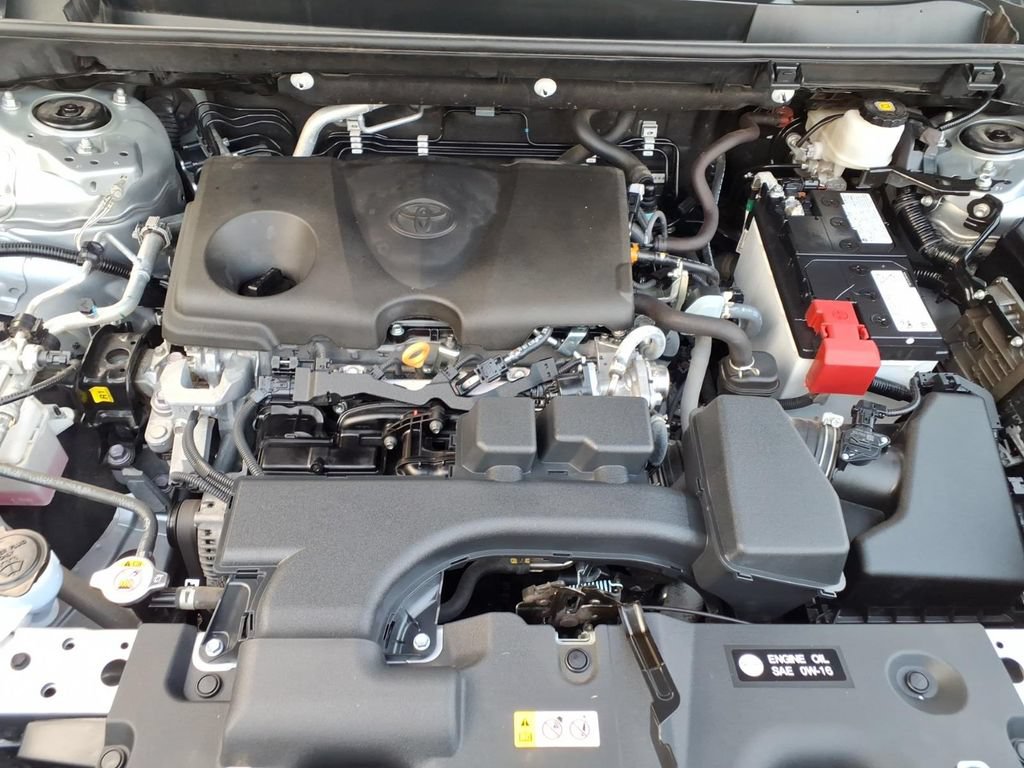 Used 2025 Toyota RAV4 XLE FWD image 30