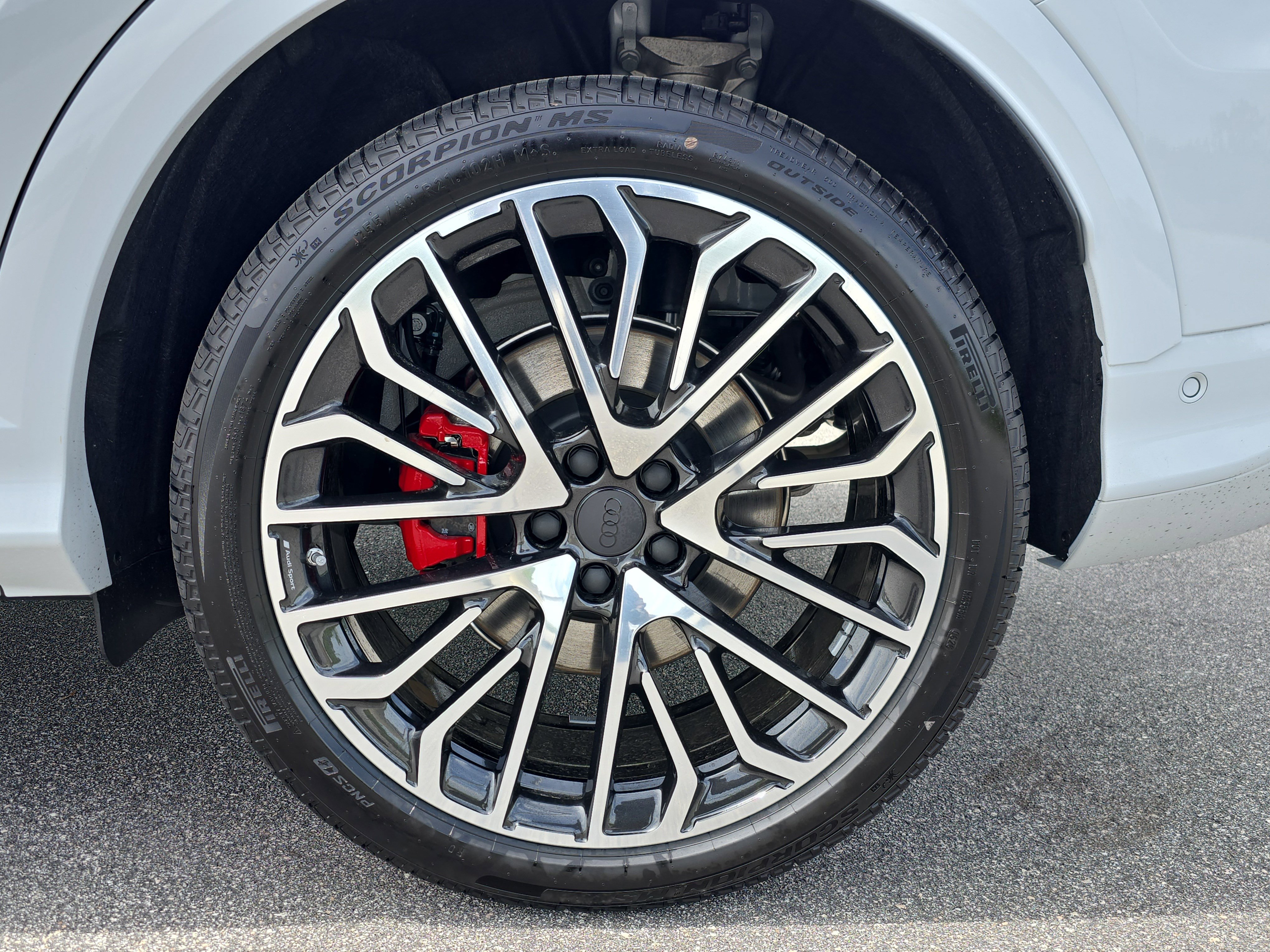 New 2026 Audi SQ5 Premium Plus image 32
