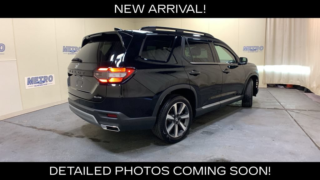 Used 2025 Honda Pilot Elite image 3