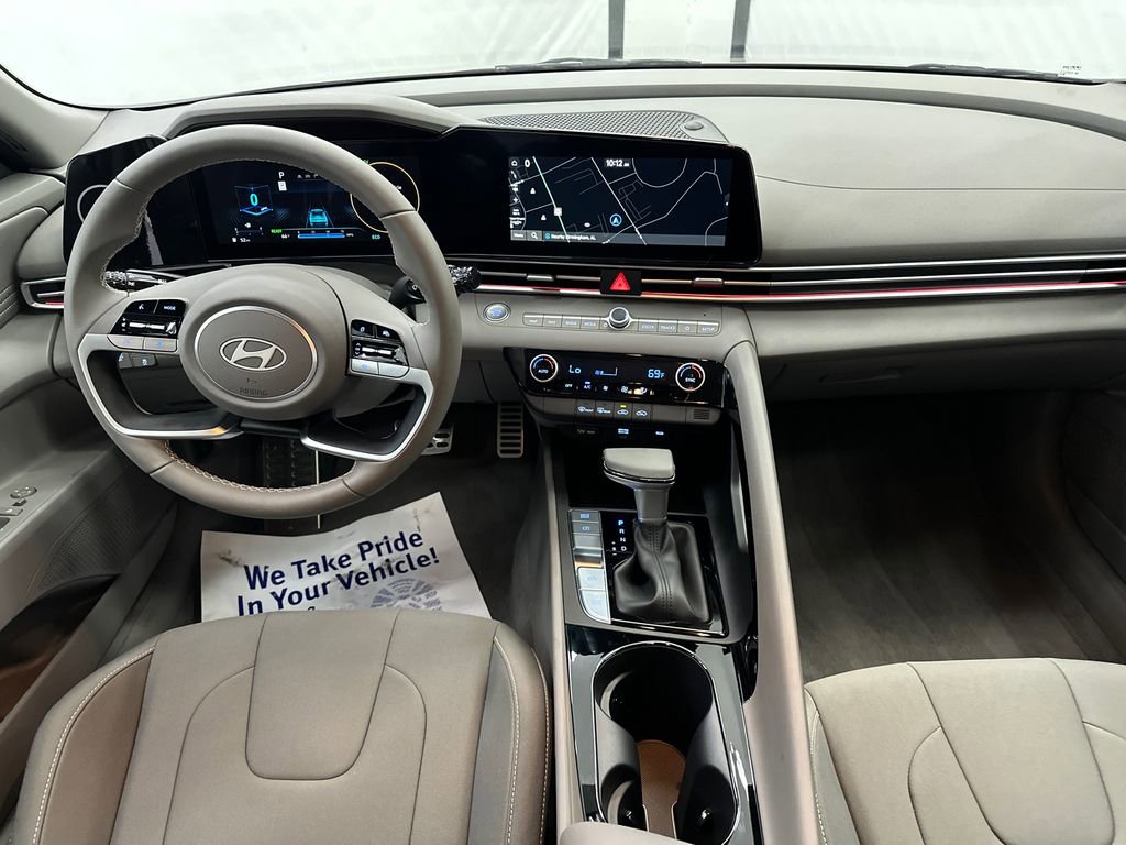Used 2025 Hyundai Elantra SEL FWD image 20
