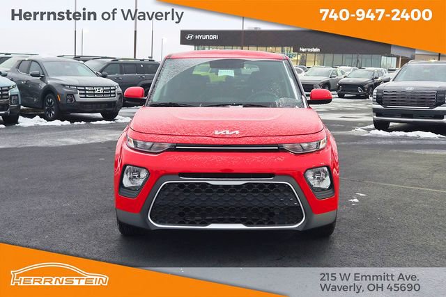 Used 2022 Kia Soul LX FWD image 2