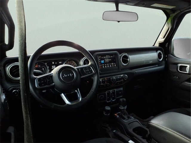 Used 2018 Jeep Wrangler Unlimited Sahara w/ Cold Weather Group image 9