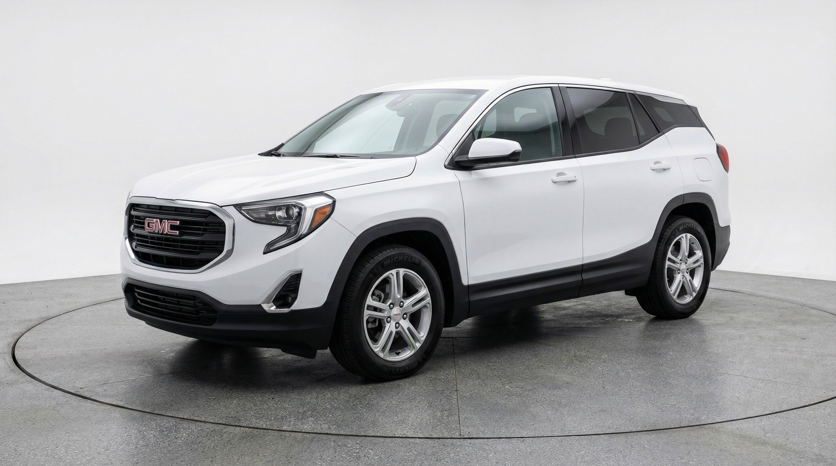 Used 2024 GMC Terrain SLE image 3