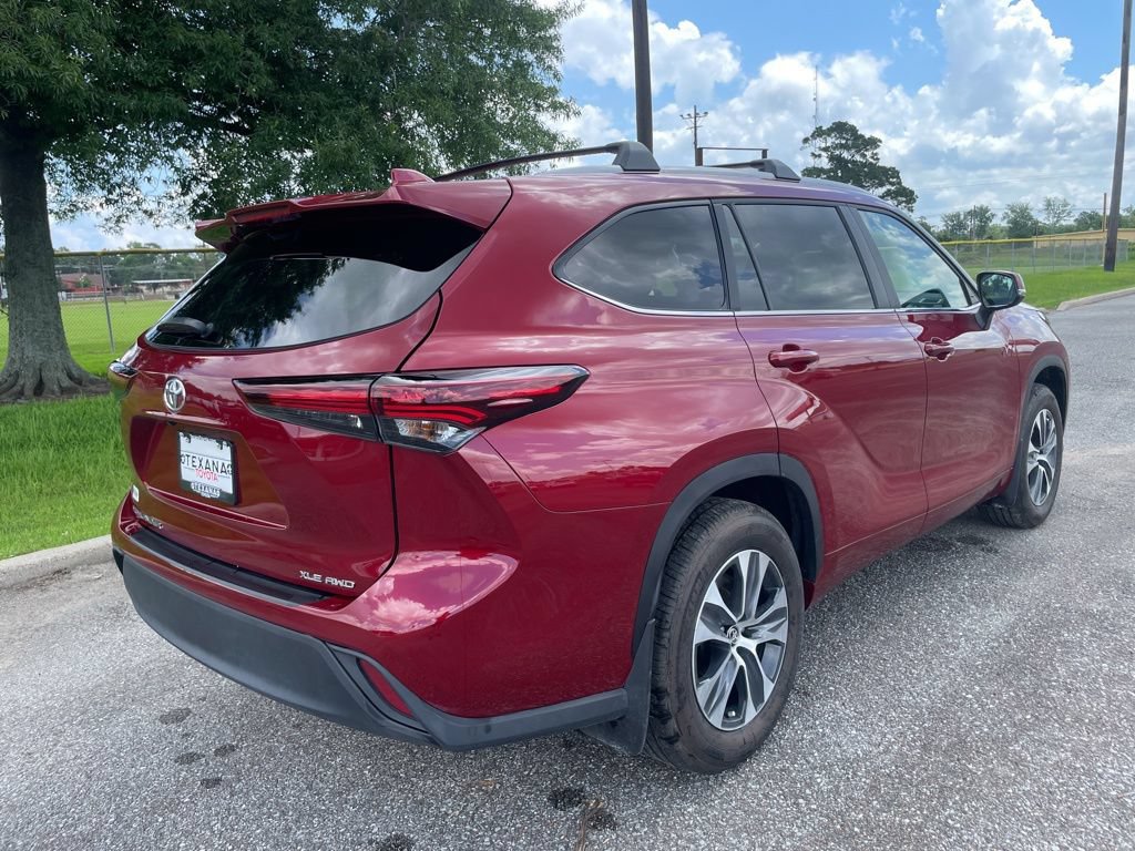 Used 2026 Toyota Highlander XLE AWD/4WD image 8