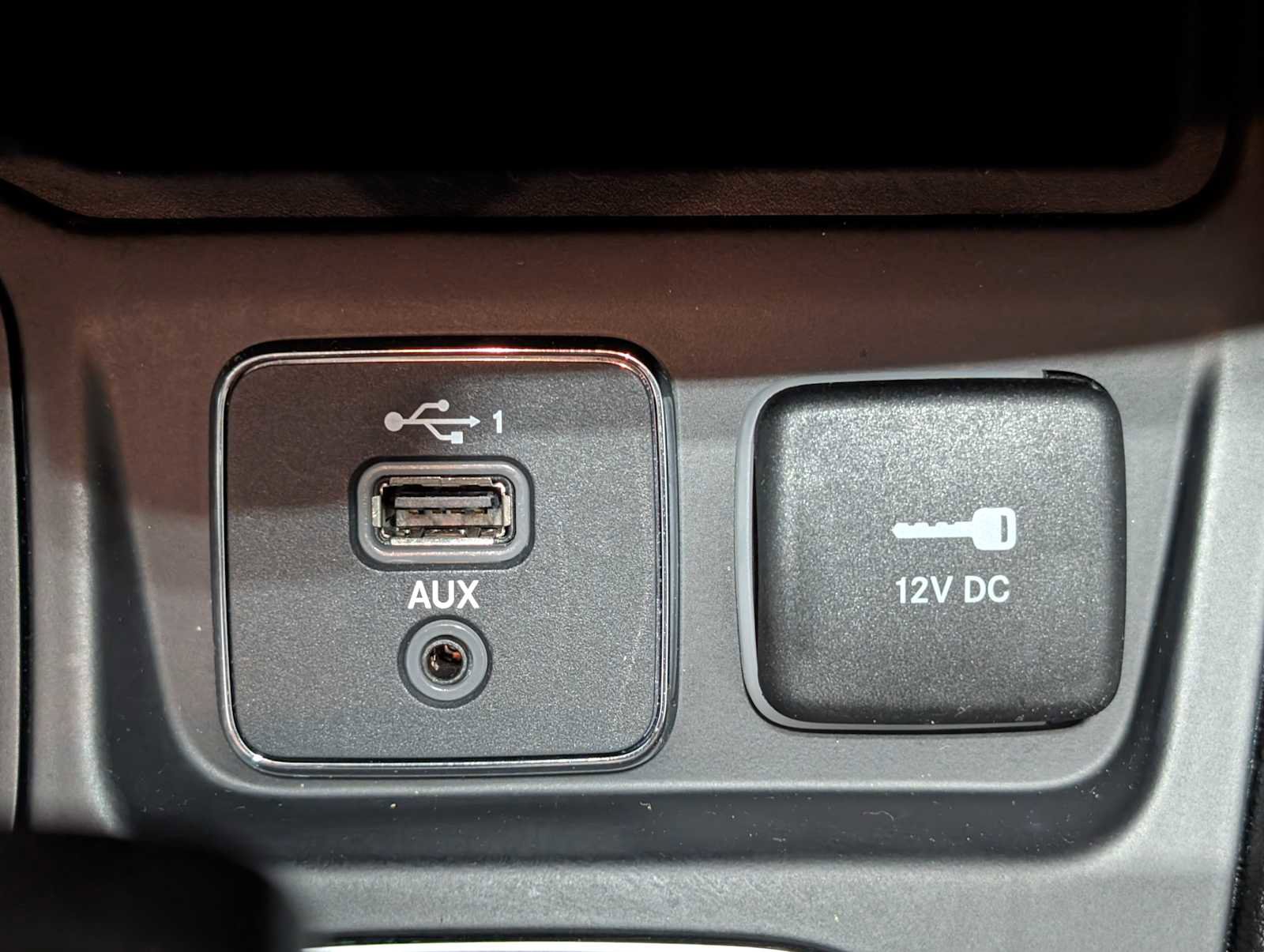 Used 2020 Jeep Cherokee Limited image 31