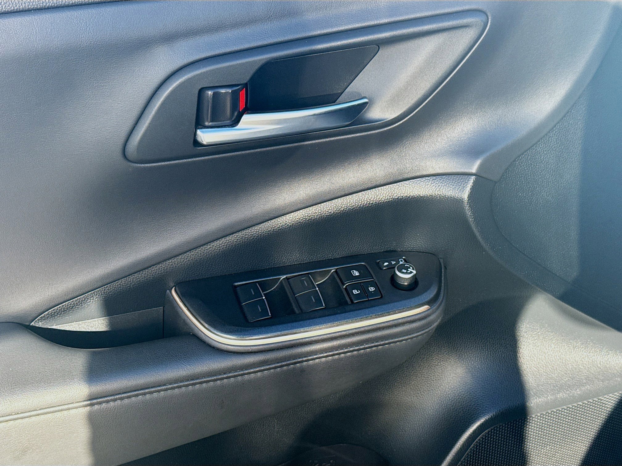 Used 2023 Toyota Crown XLE image 15