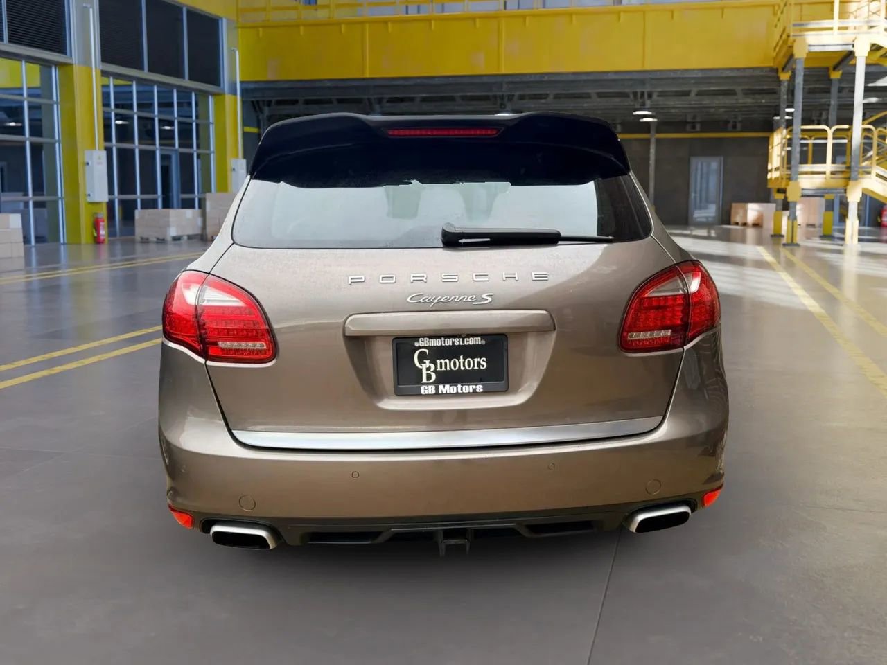 Used 2013 Porsche Cayenne S image 6