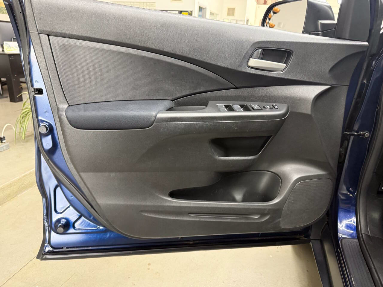 Used 2015 Honda CR-V LX image 9