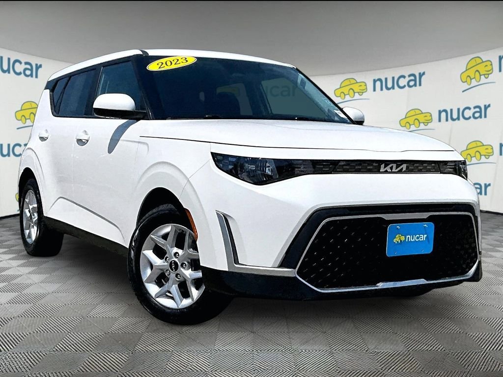 Used 2023 Kia Soul LX w/ LX Technology Package