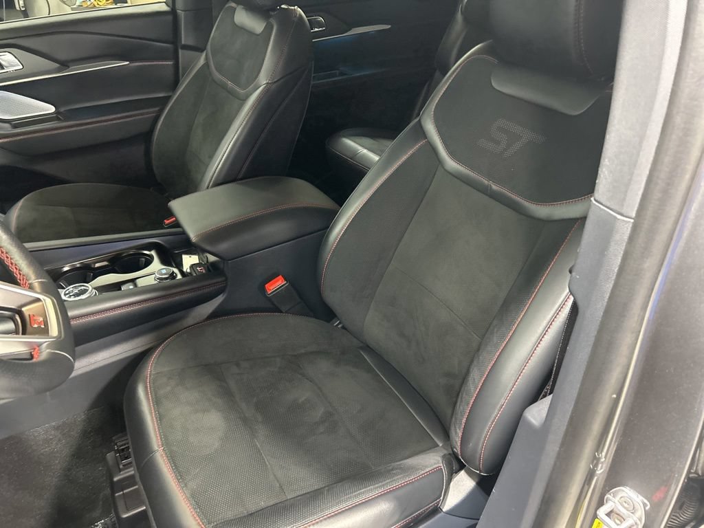 Used 2025 Ford Explorer ST AWD/4WD image 15