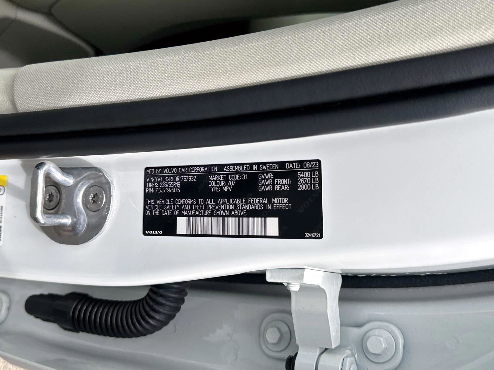 Certified 2024 Volvo XC60 B5 Plus image 32