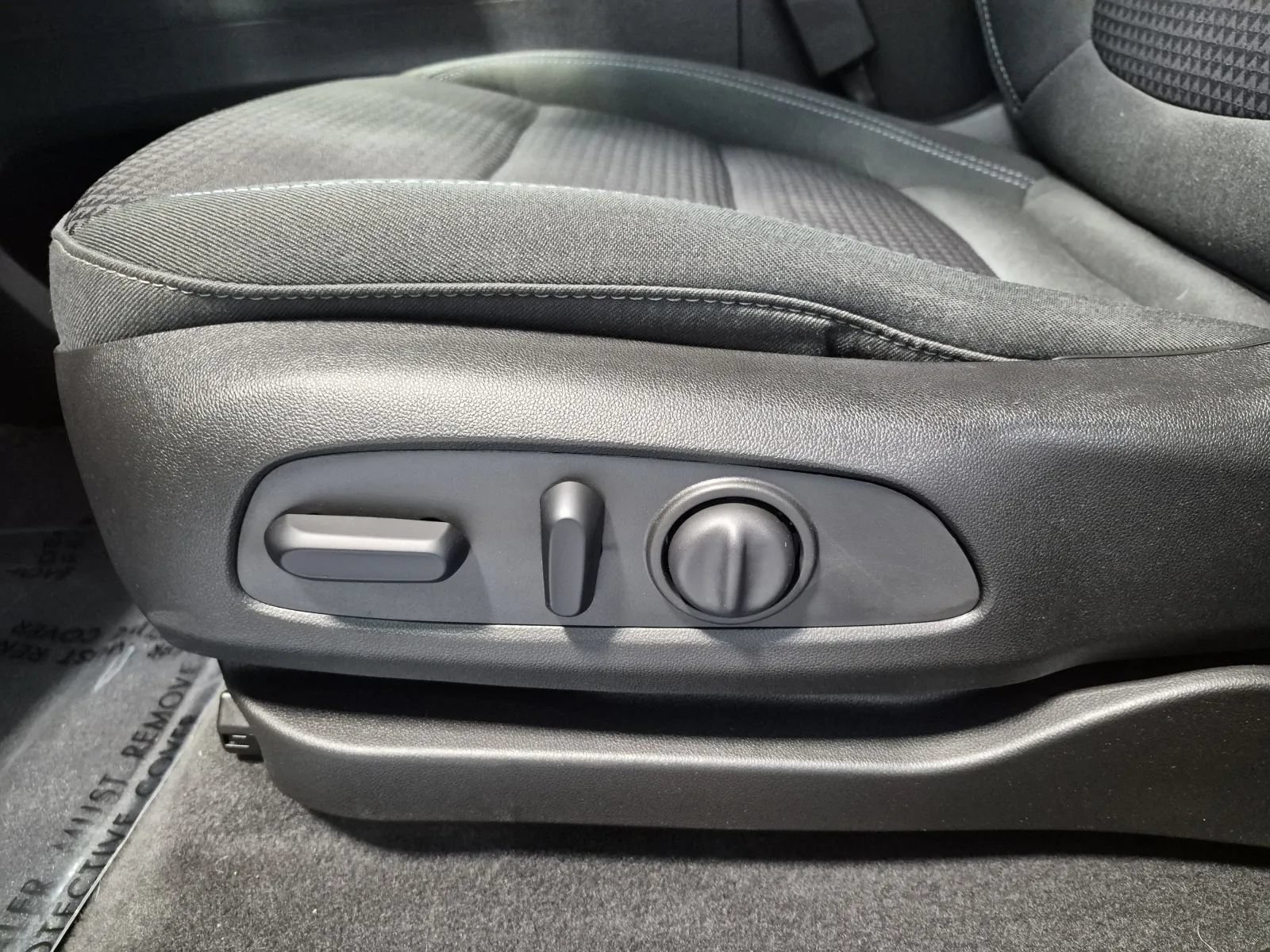 Used 2023 Chevrolet Bolt EUV LT w/ Comfort Package FWD image 24
