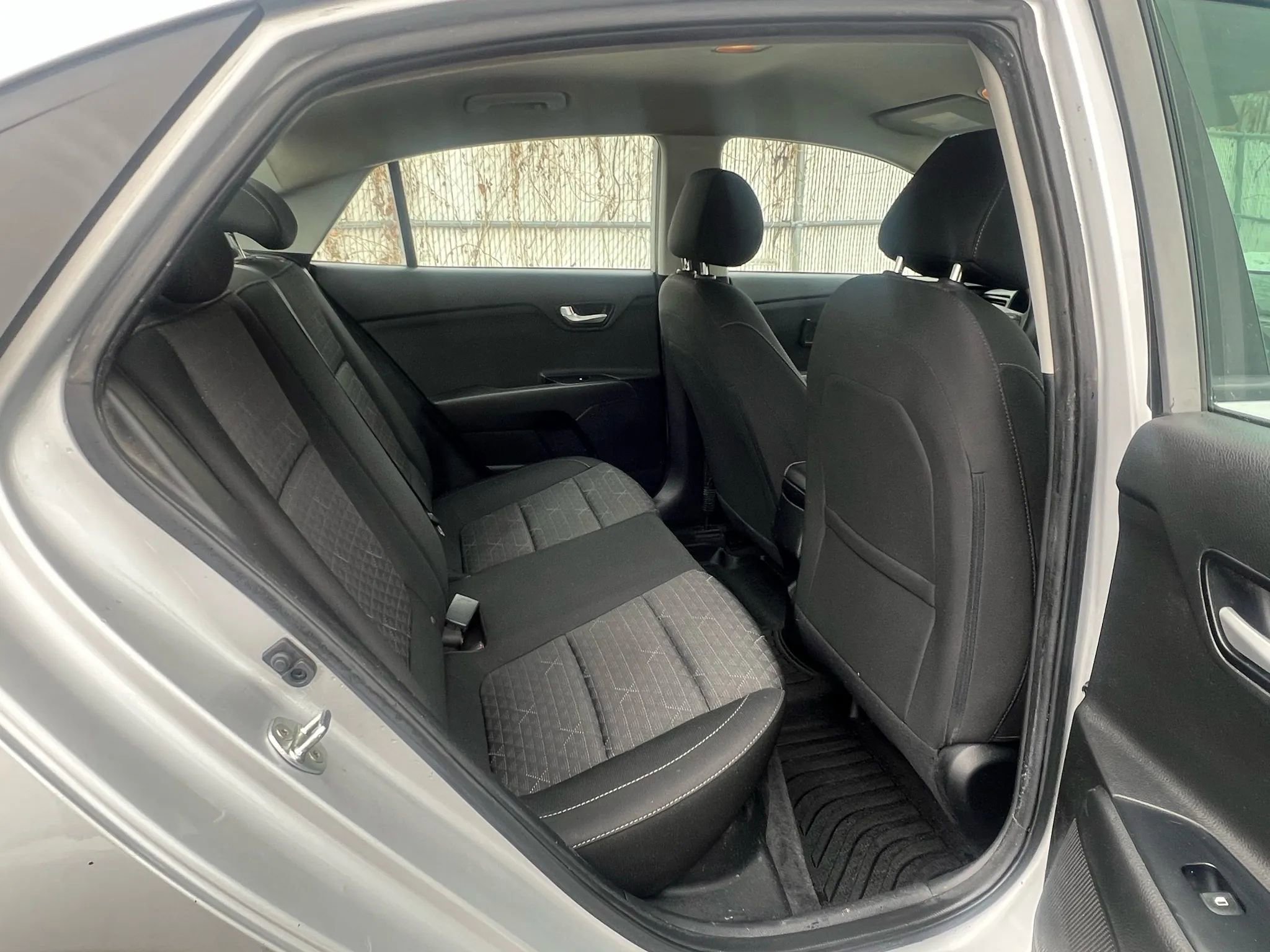 Used 2020 Kia Rio S image 28