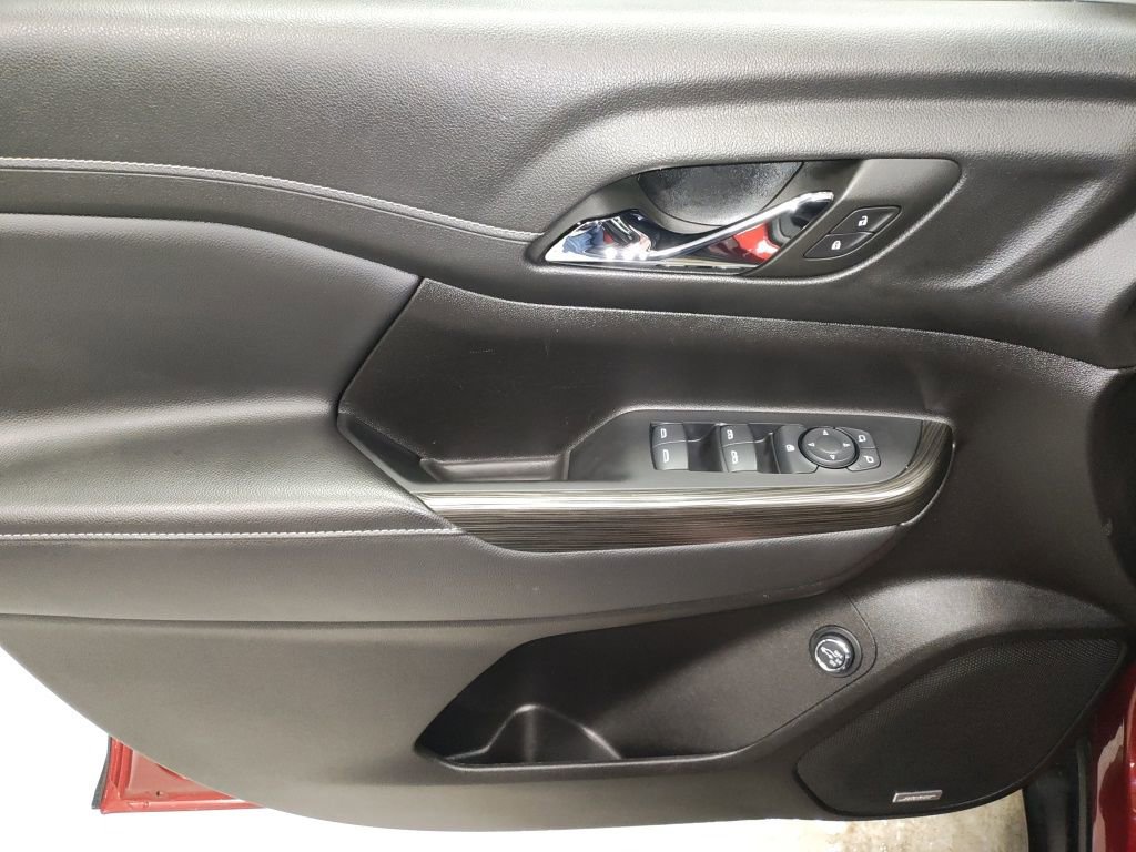 Used 2023 GMC Acadia SLT image 27