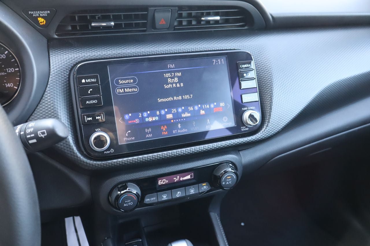 Used 2022 Nissan Kicks SV w/ Interior Electronics Package FWD image 6