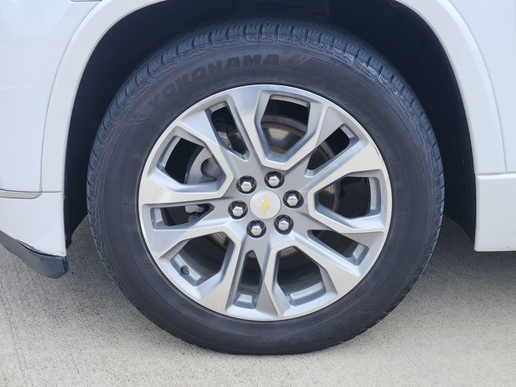 Used 2018 Chevrolet Traverse Premier w/ Driver Confidence II Package FWD image 10