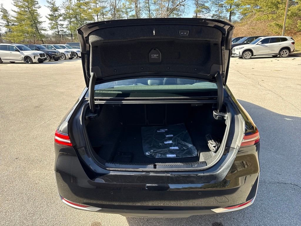 Used 2025 BMW 530i xDrive w/ Premium Package image 29