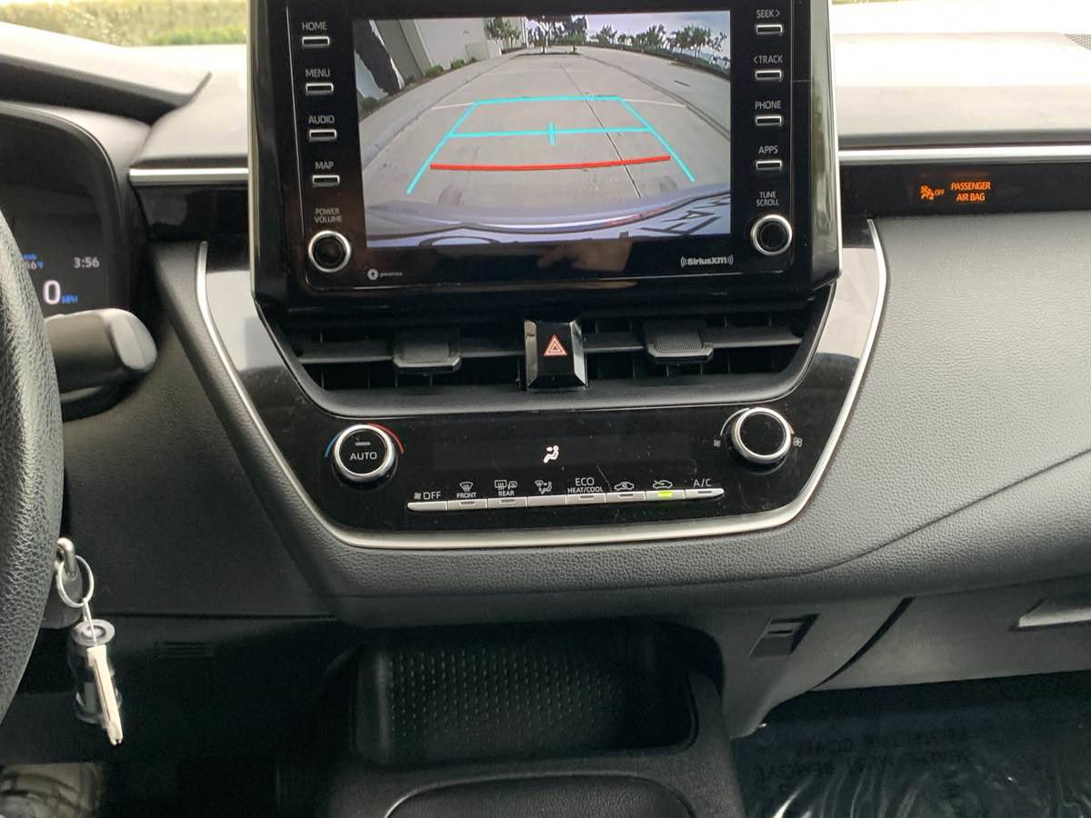 Used 2021 Toyota Corolla LE image 18