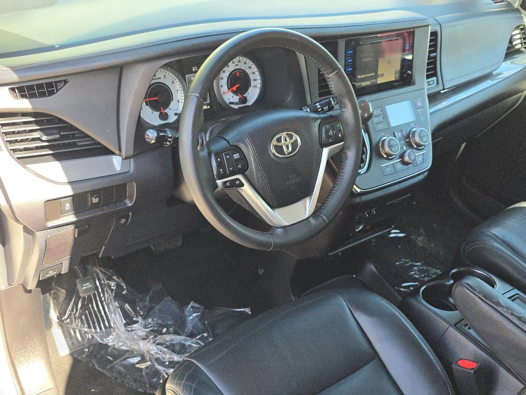 Used 2017 Toyota Sienna SE Premium FWD image 20