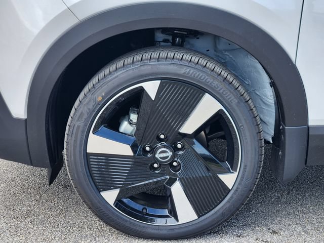 New 2025 Nissan Kicks SR FWD image 7