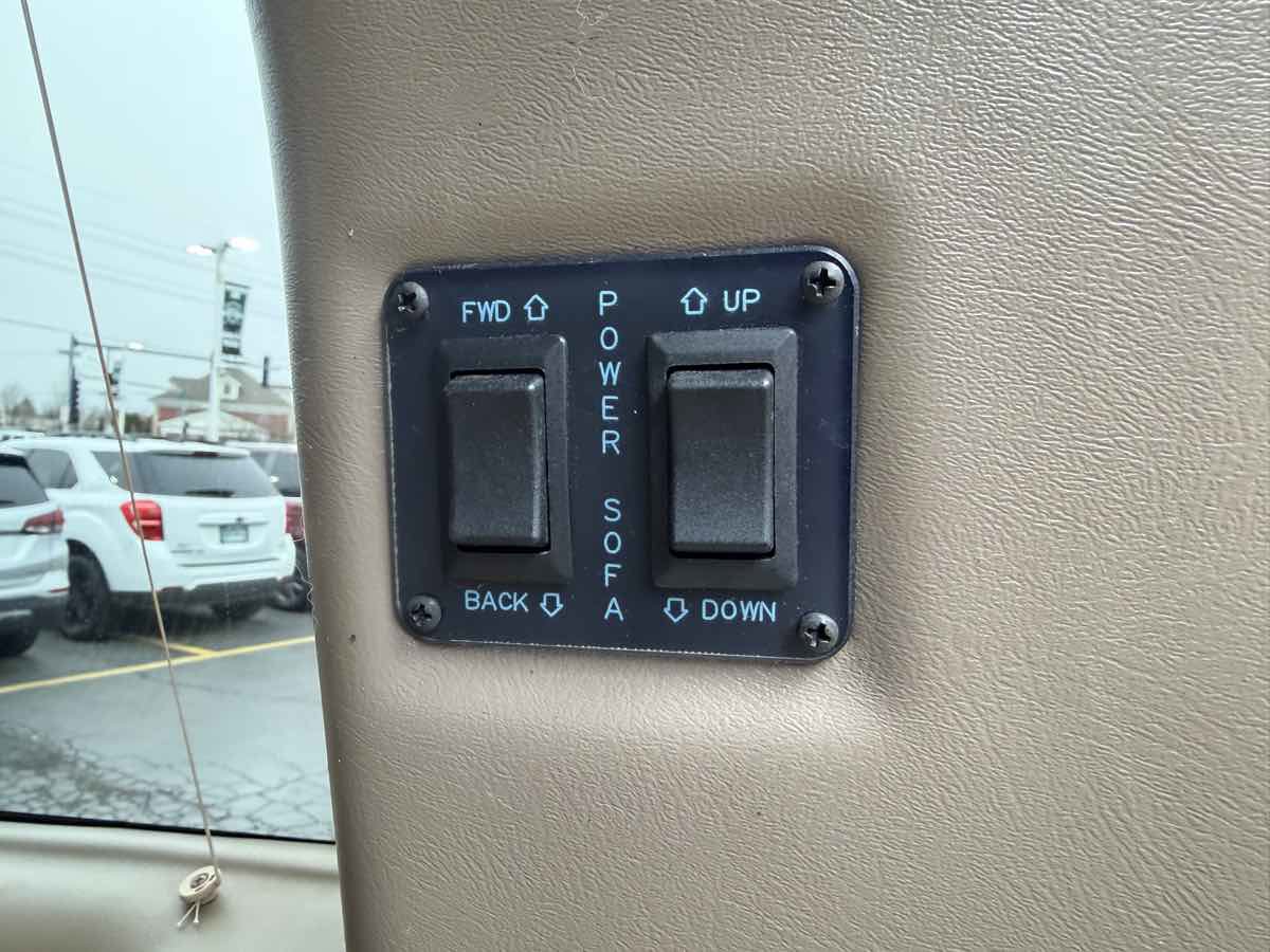 Used 2012 Chevrolet Express 1500 image 16