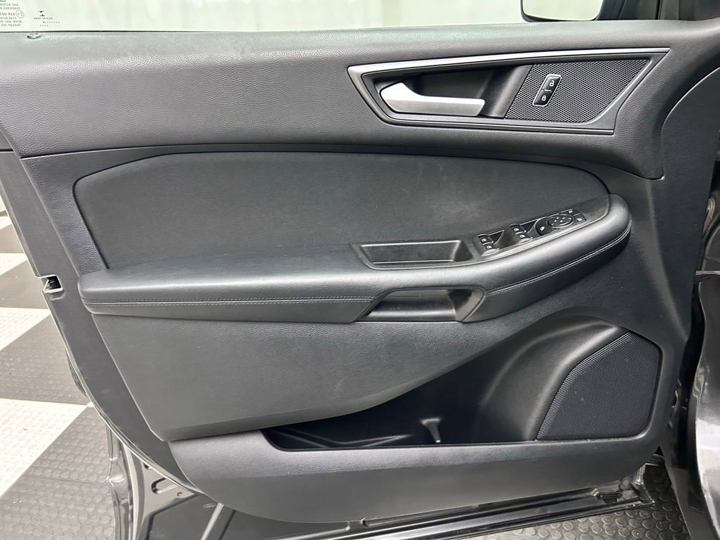 Used 2018 Ford Edge SE AWD/4WD image 10