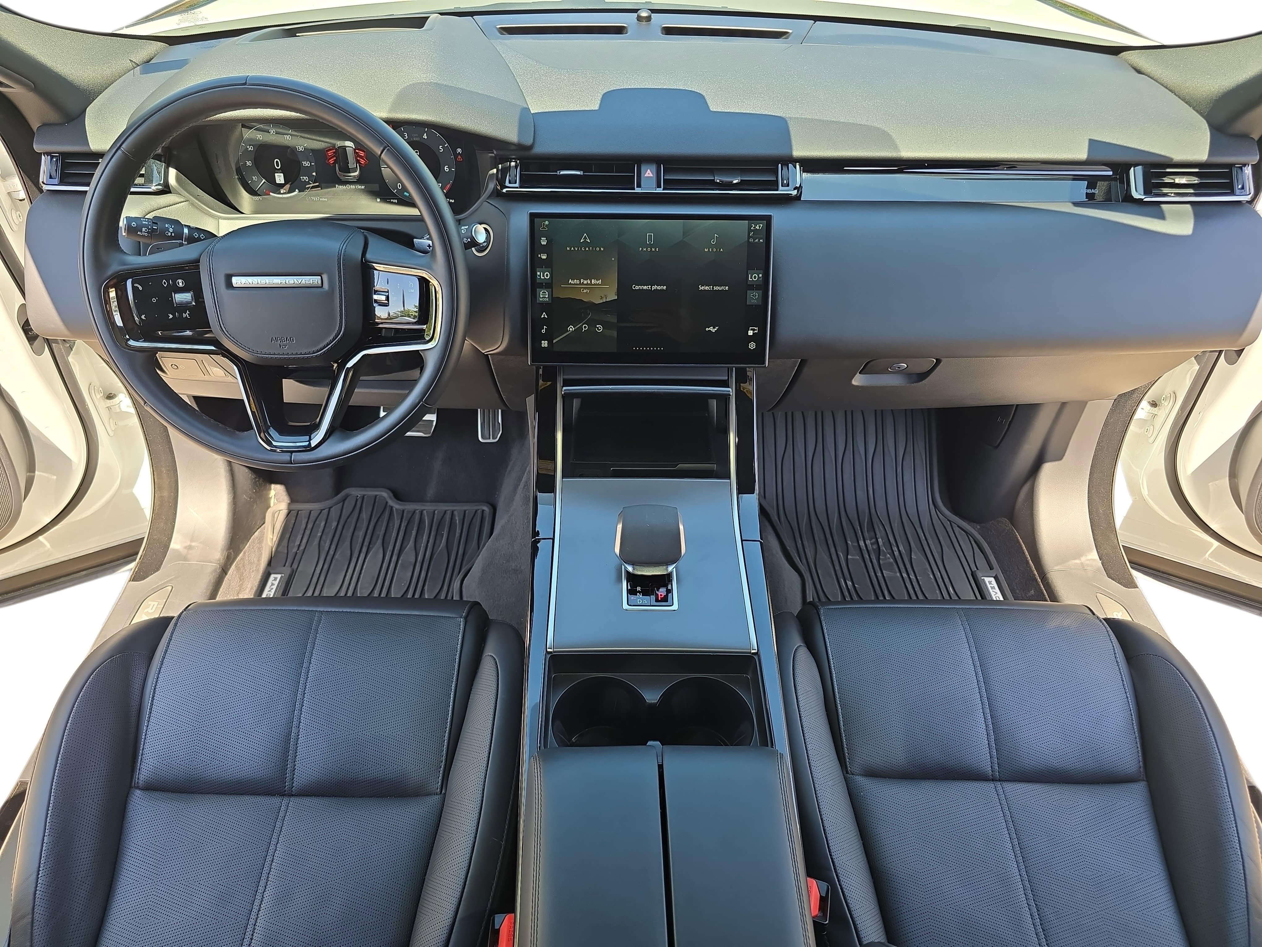 Certified 2025 Land Rover Range Rover Velar Dynamic HSE AWD/4WD image 9