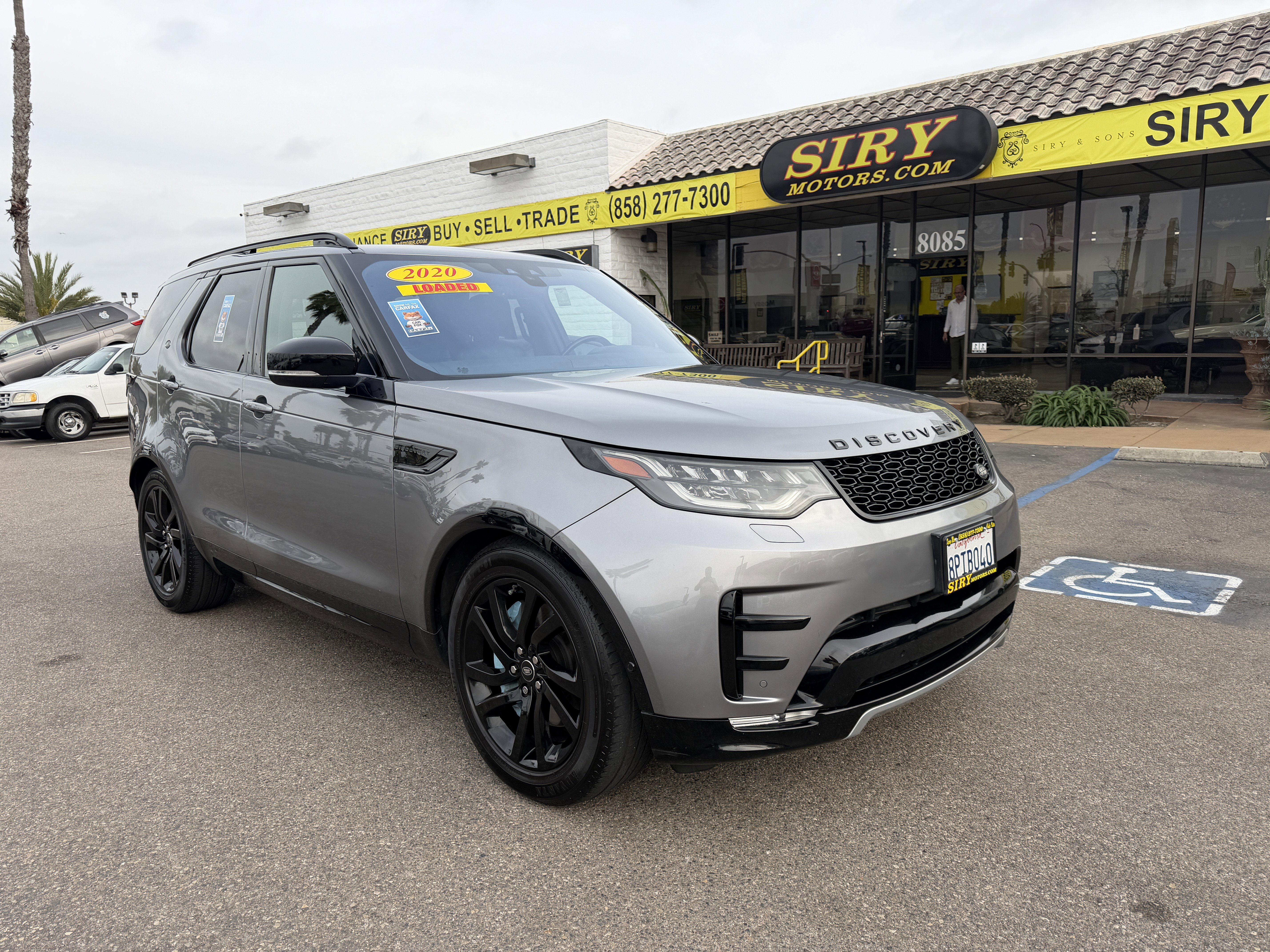 Used 2020 Land Rover Discovery Landmark AWD/4WD image 1
