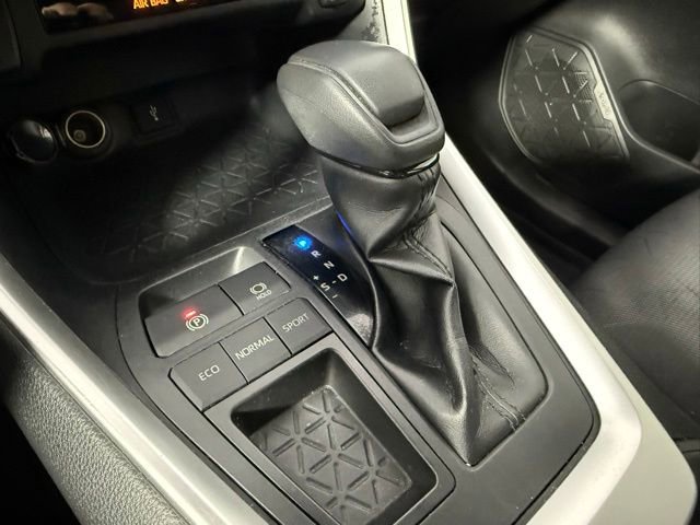 Used 2020 Toyota RAV4 XLE FWD image 24