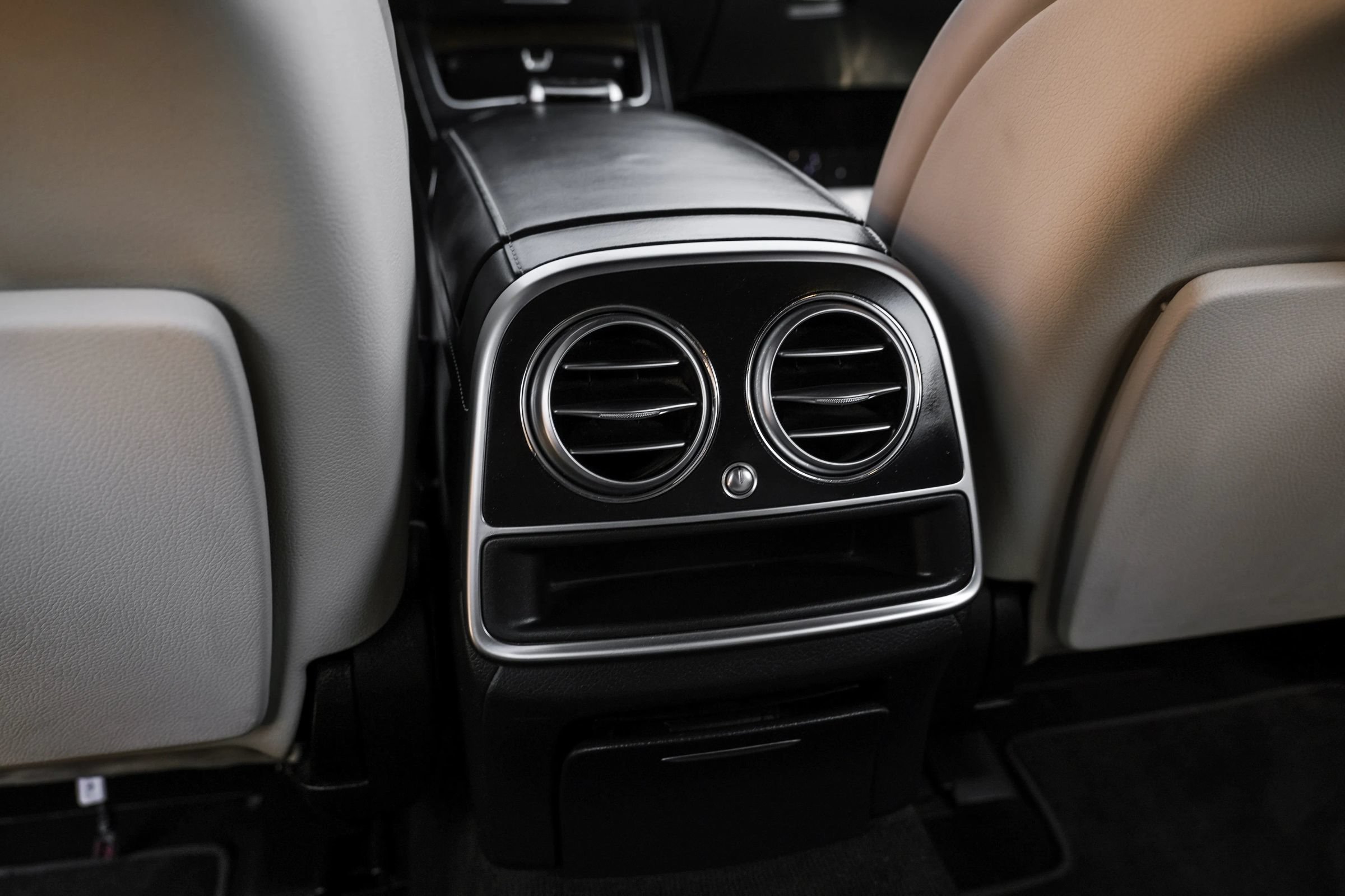 Used 2015 Mercedes-Benz S 550 Sedan image 37