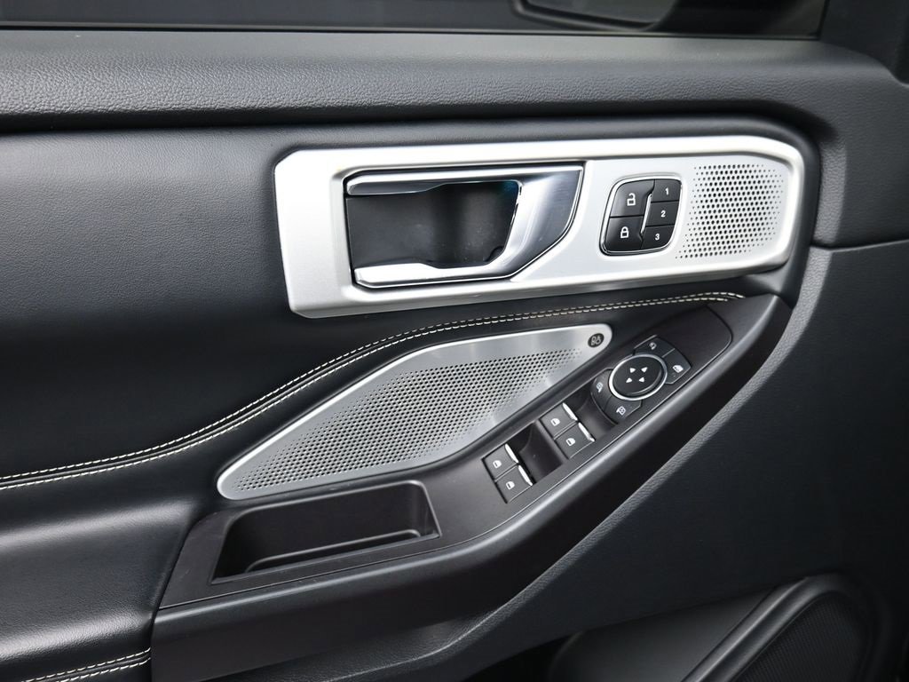 Used 2020 Ford Explorer ST w/ Premium Technology Package image 9