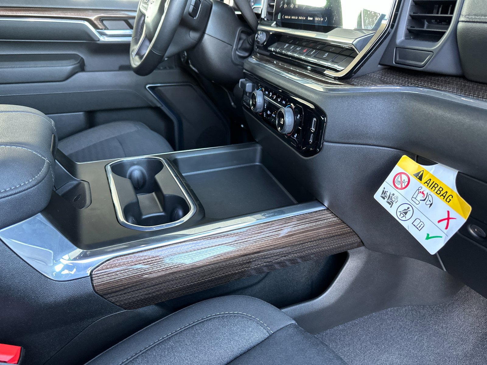 Used 2024 Chevrolet Silverado 2500 LT w/ Convenience Package image 15