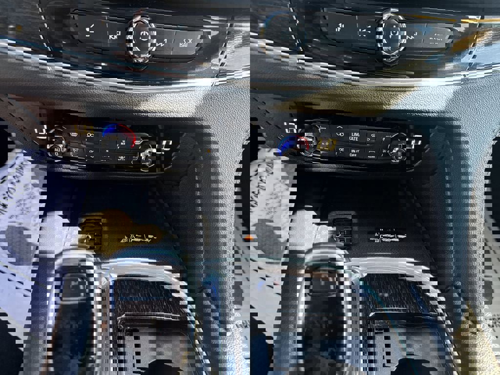 Used 2021 Buick Enclave Avenir w/ Avenir Technology Package image 23