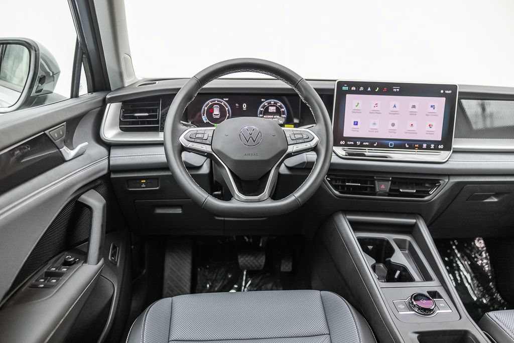 New 2026 Volkswagen Tiguan SE FWD image 6