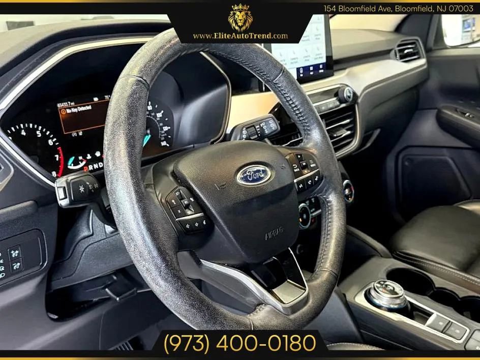 Used 2020 Ford Escape SEL image 9