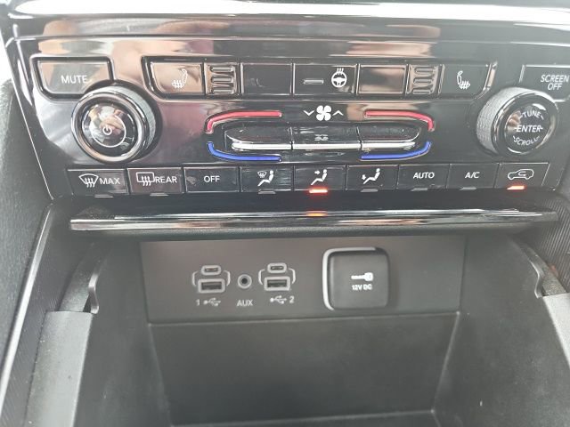 Used 2024 Jeep Grand Cherokee L Limited image 19