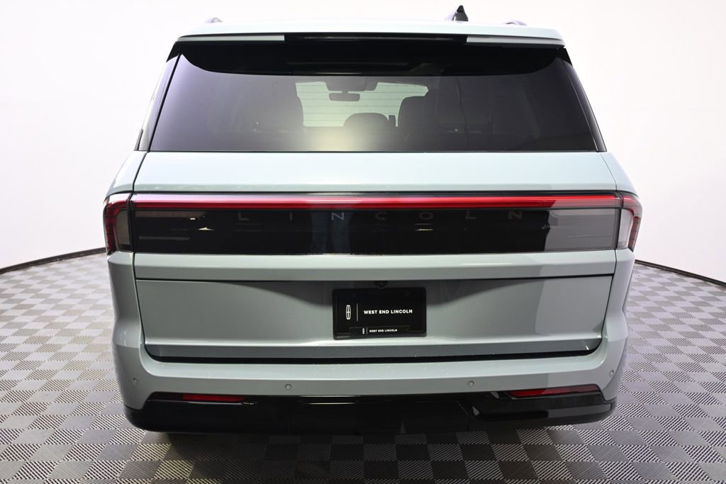 New 2026 Lincoln Navigator Reserve AWD/4WD image 5