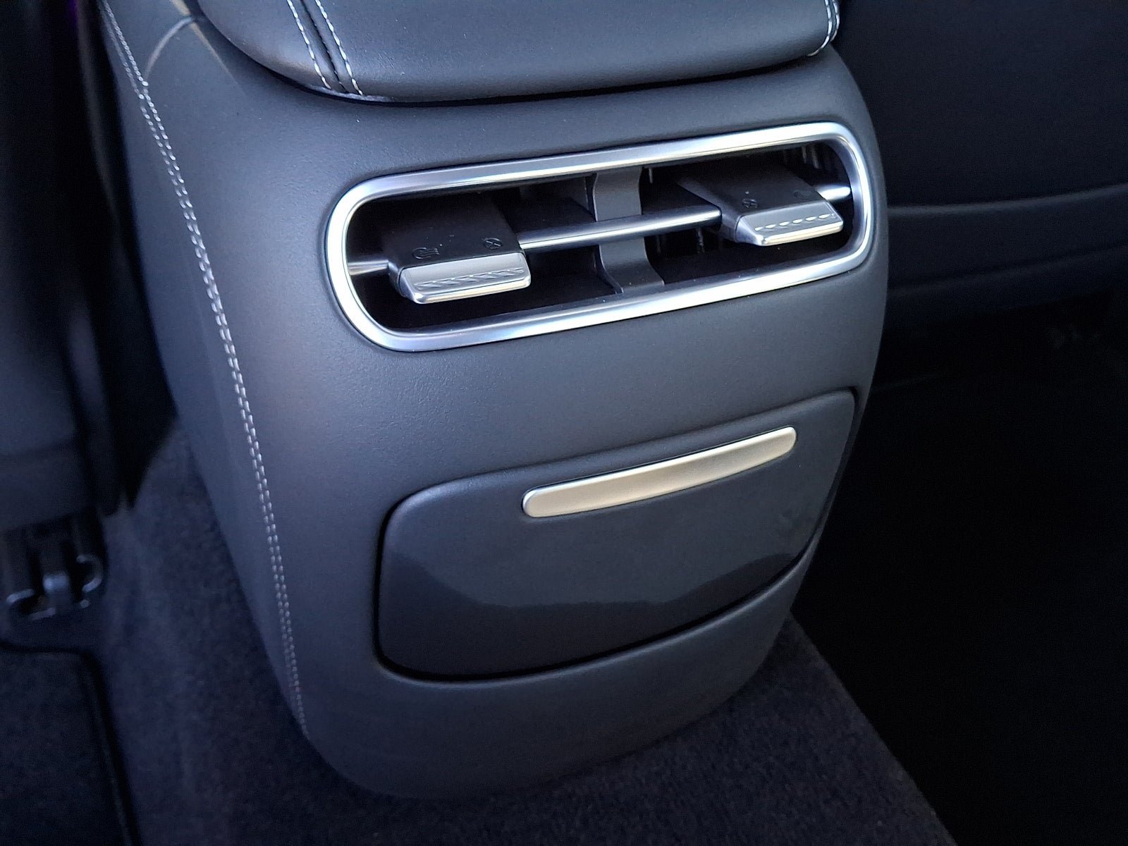 Used 2023 Genesis G90 3.5T AWD/4WD image 11