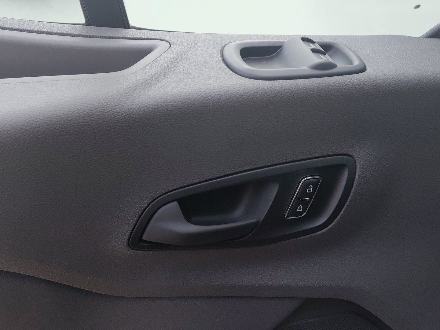 New 2023 Ford E-Transit Medium Roof image 23