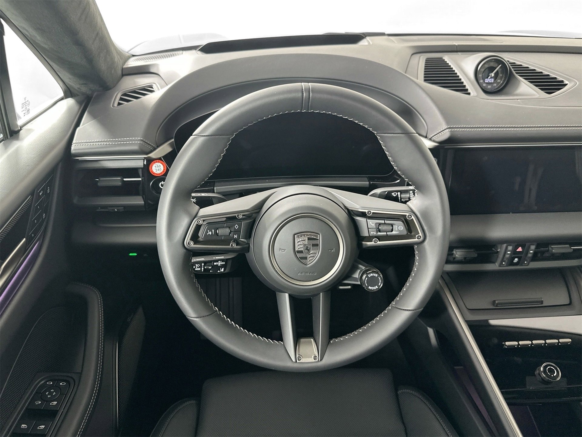 Certified 2025 Porsche Macan Turbo Electric image 18