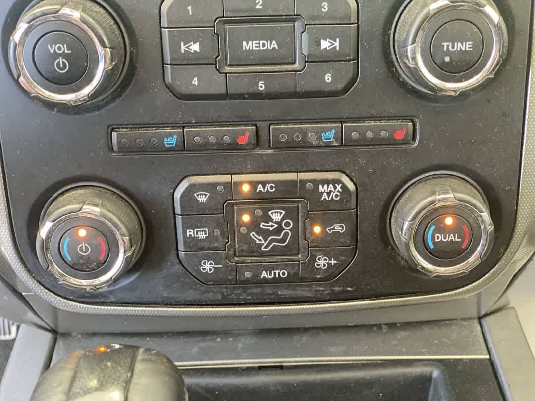 Used 2017 Ford Expedition XLT w/ Equipment Group 202A AWD/4WD image 22