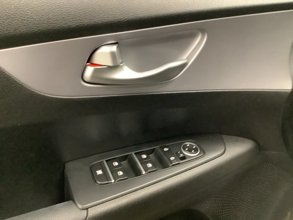 Certified 2024 Kia Forte LXS FWD image 17