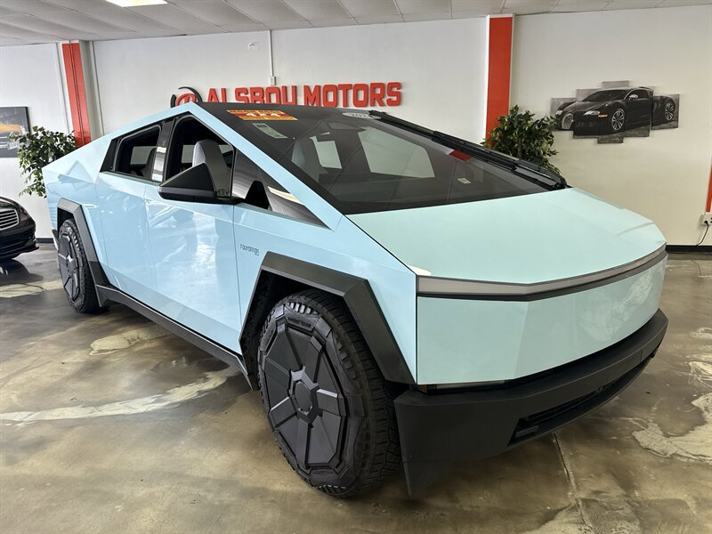 Used 2024 Tesla Cybertruck AWD Crew Cab image 1