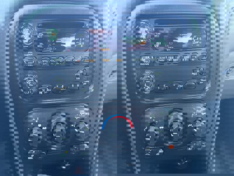 Used 2001 Oldsmobile Alero GX image 17