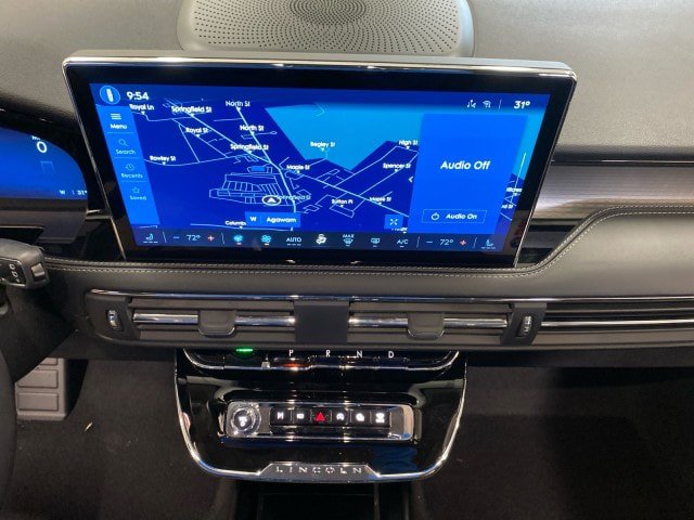 New 2025 Lincoln Corsair AWD image 23