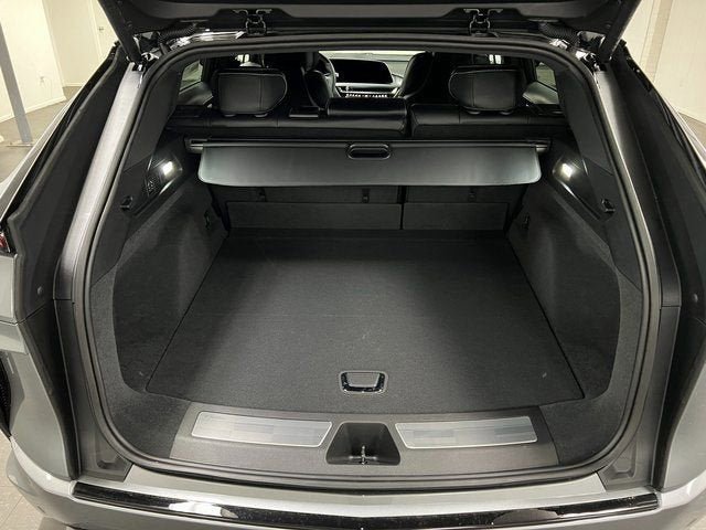 New 2026 Cadillac Lyriq V w/ Exterior Carbon Fiber Package AWD/4WD image 19