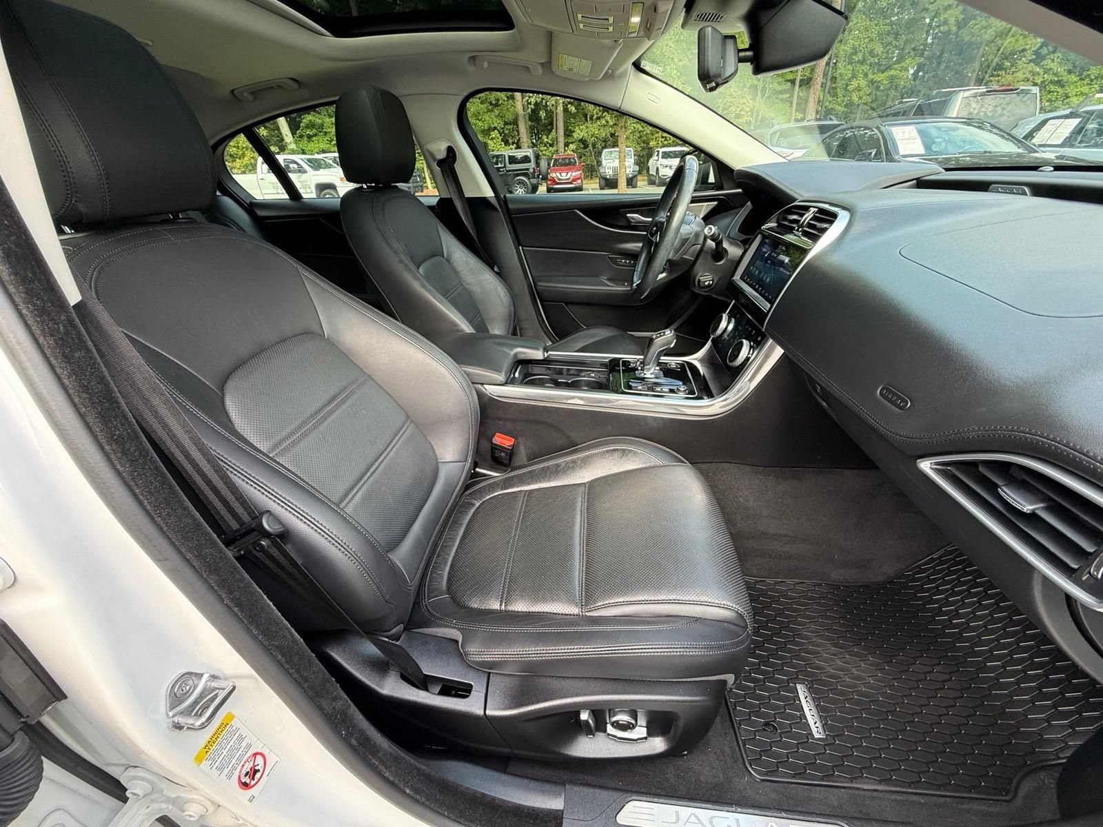 Used 2020 Jaguar XE S AWD/4WD image 26